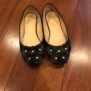 Girls flats with flowers